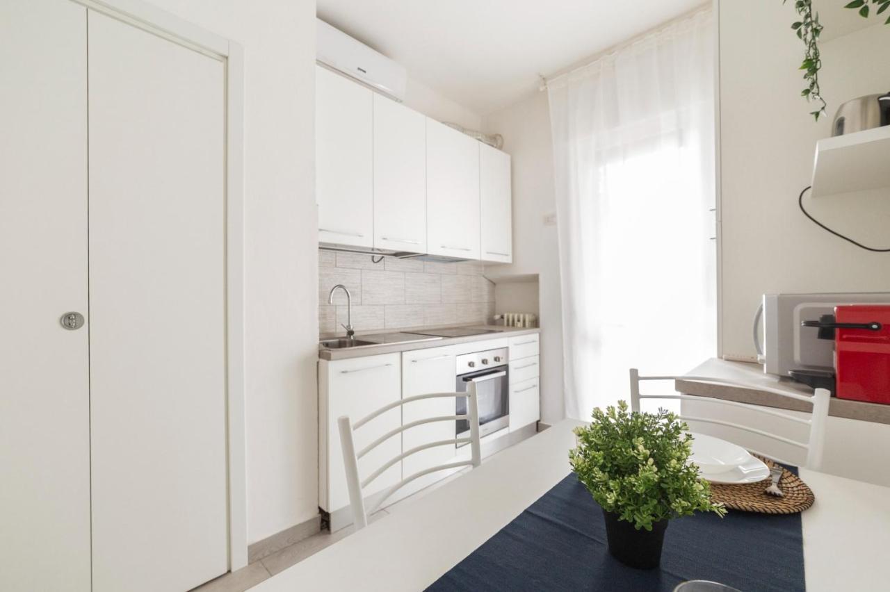 Piazza Tripoli Bright Apartment Milano Eksteriør billede